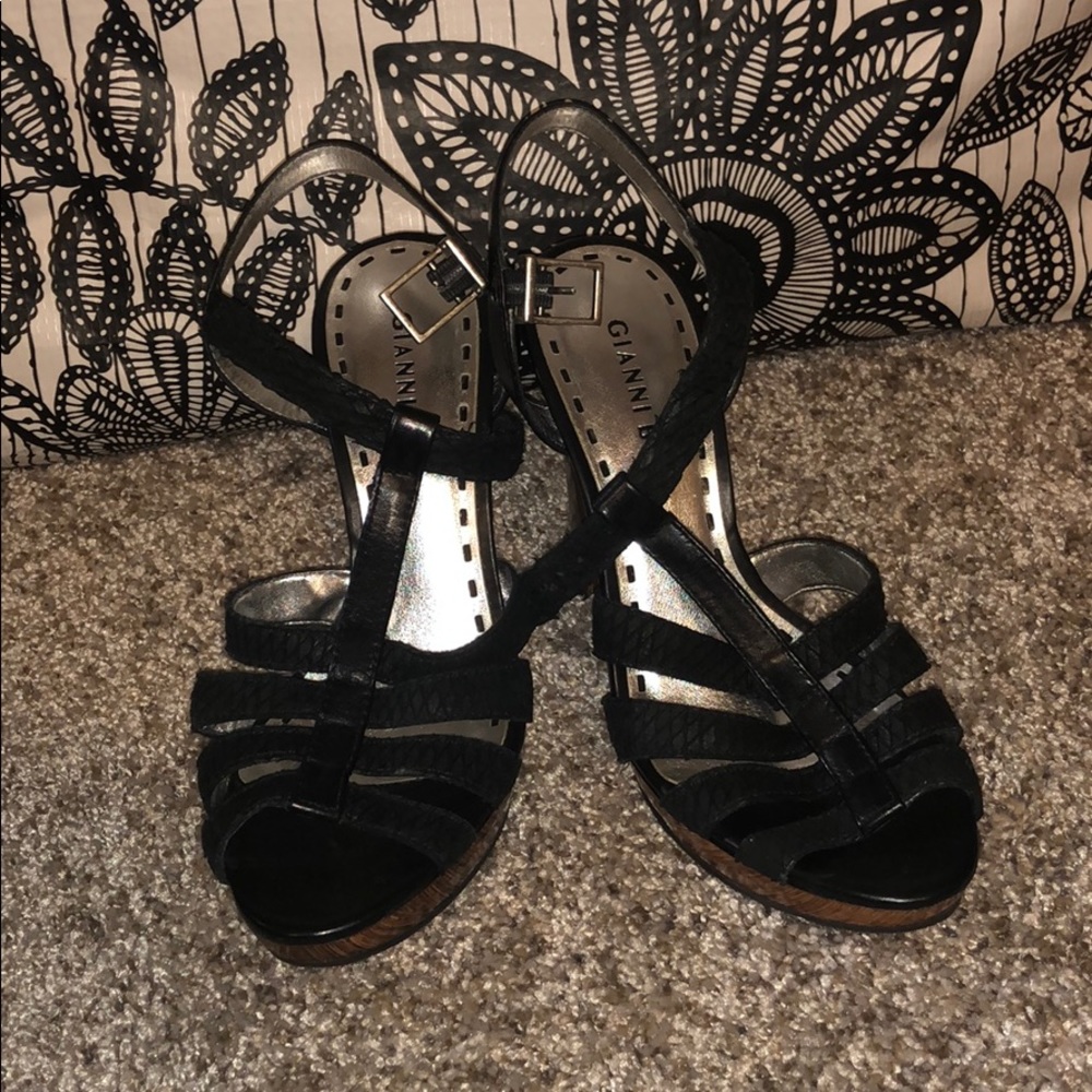 BRAND NEW NEVER USED Gianni Bini black heels